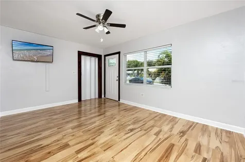1210 35th Avenue N St Petersburg FL 33704