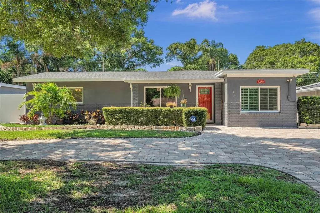 5380 13th Avenue N St Petersburg FL 33710