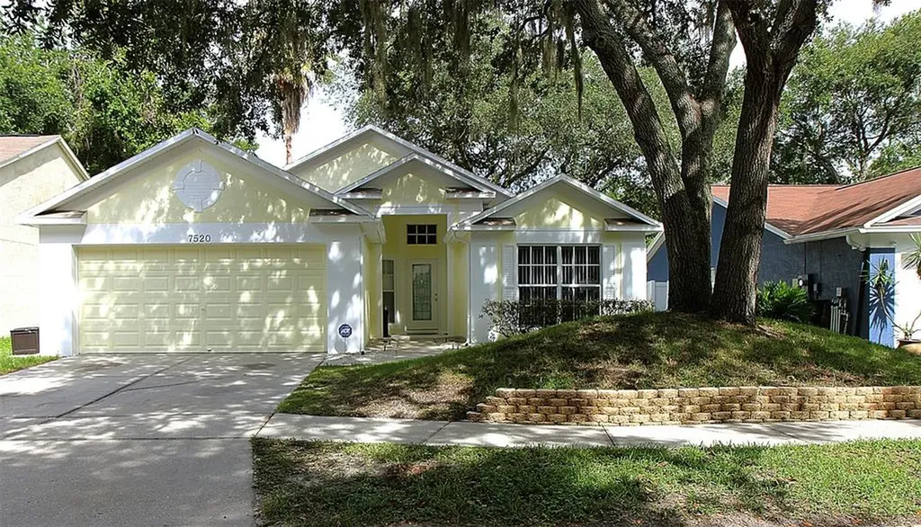 7520 Savannah Lane Tampa FL 33637