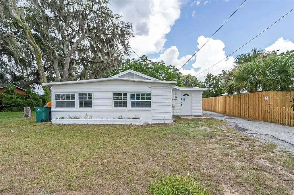 1316 Sherman Avenue Tavares FL 32778