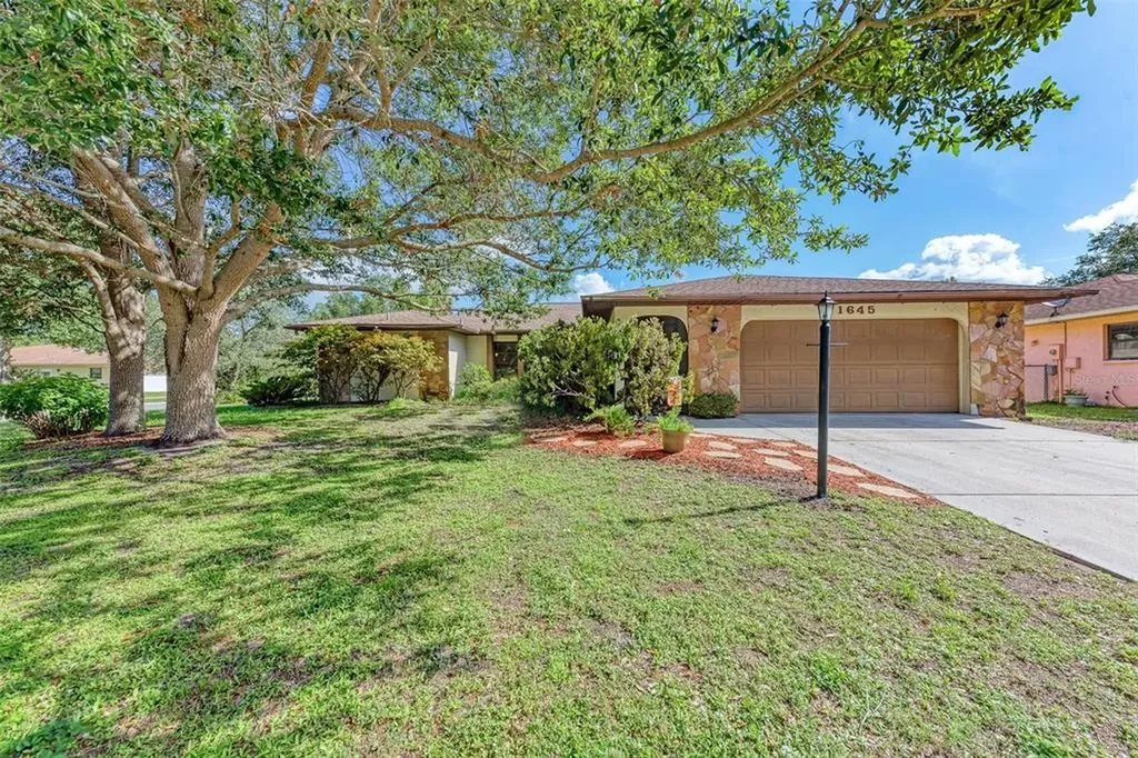 1645 Bay Hill Circle Sarasota FL 34232