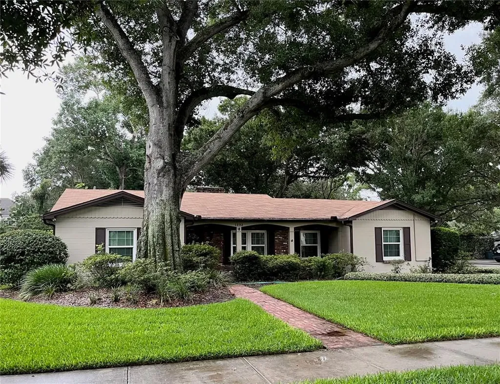 1032 S Sterling Avenue Tampa FL 33629