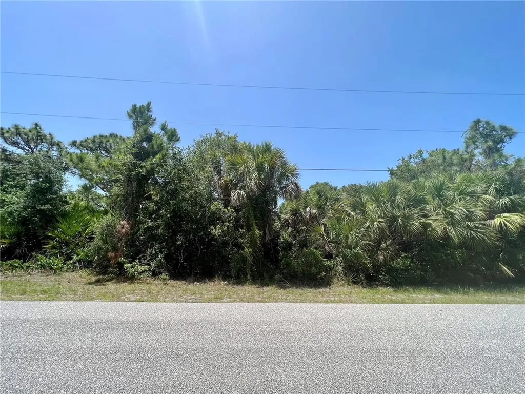 9068 Carnation Avenue Englewood FL 34224