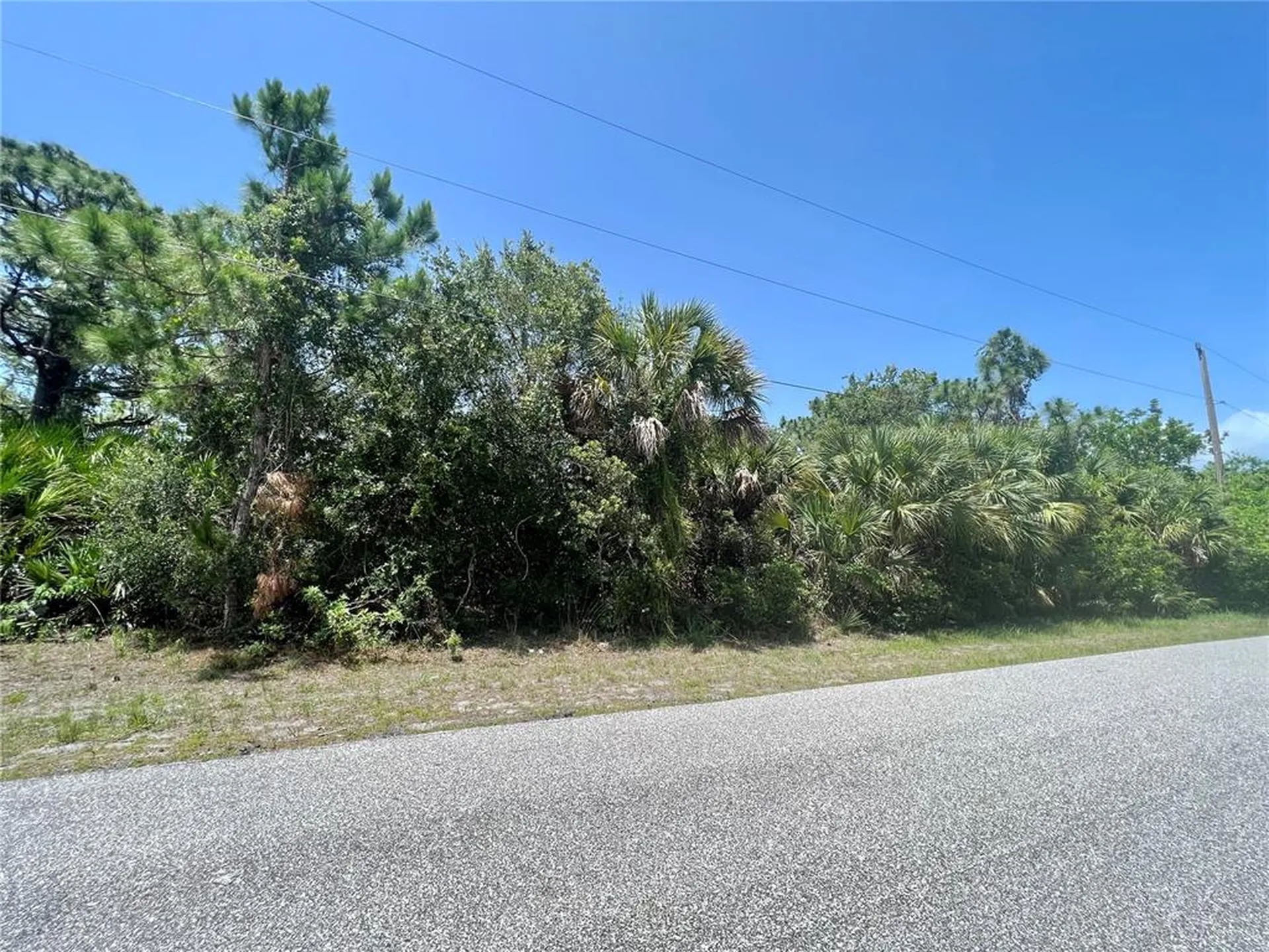 9068 Carnation Avenue Englewood FL 34224