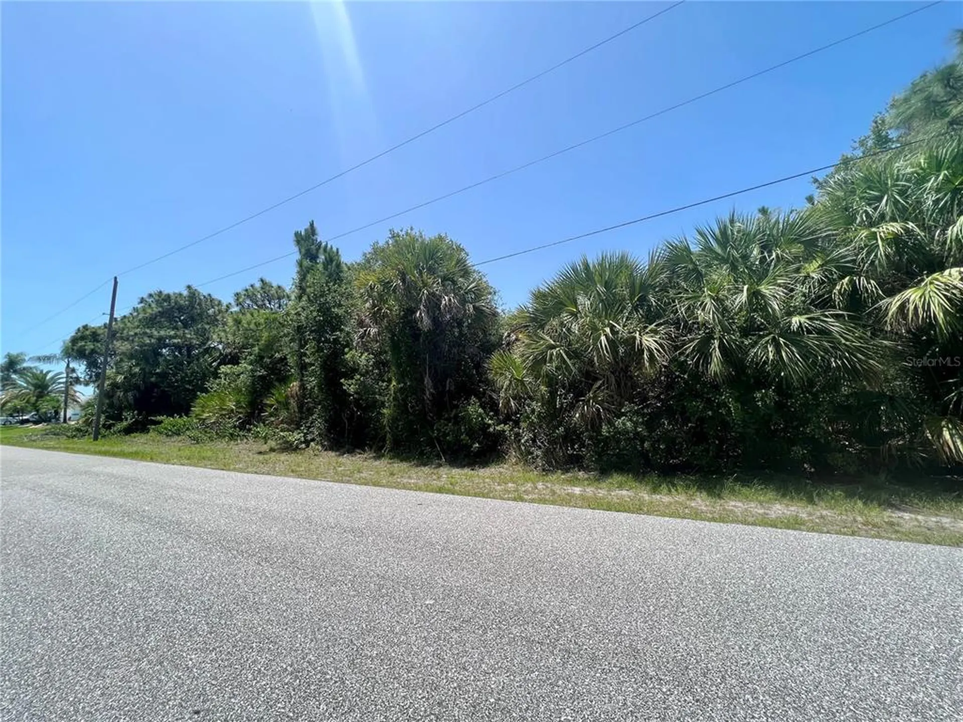 9068 Carnation Avenue Englewood FL 34224