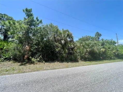 9068 Carnation Avenue Englewood FL 34224