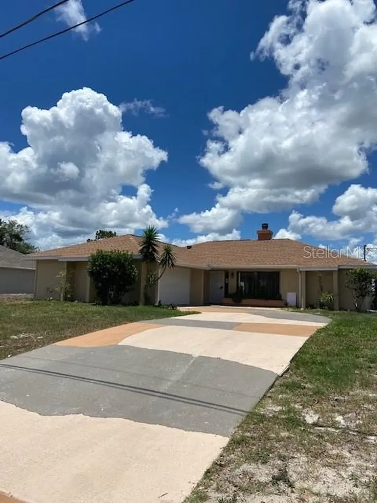 2130 Montecito Avenue Deltona FL 32738