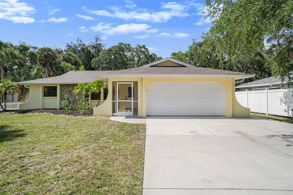 1716 Fossil Drive Englewood FL 34223