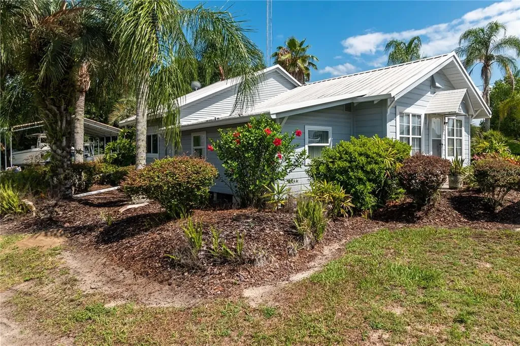 15333 S Highway 25 Weirsdale FL 32195