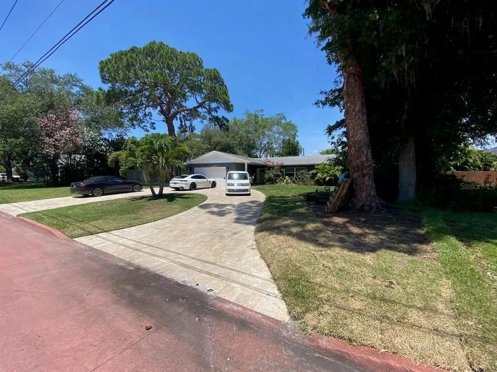 1101 Serpentine Drive S St Petersburg FL 33705