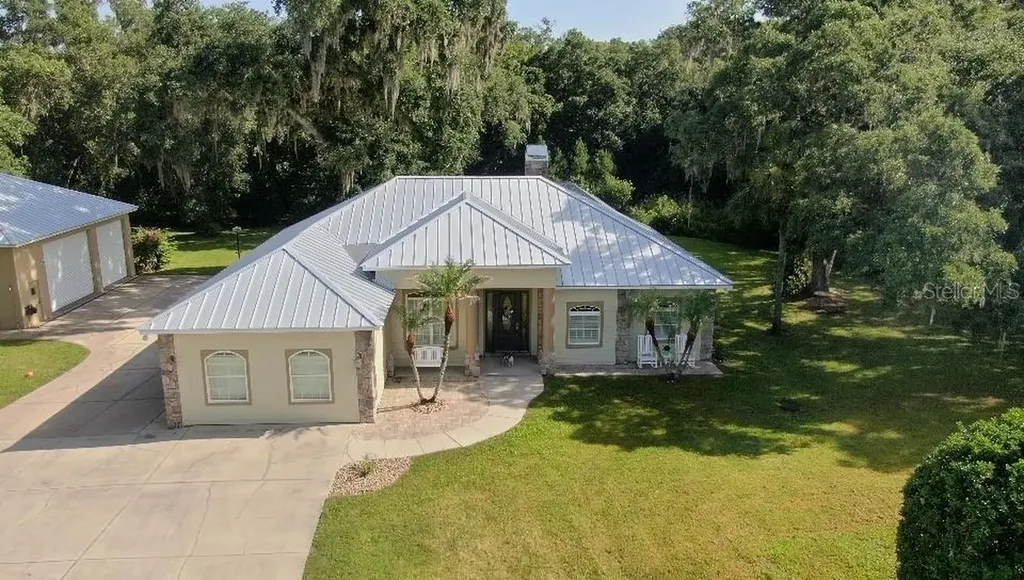 13051 Nicolette Court Dade City FL 33525