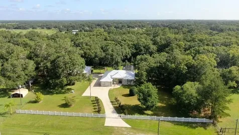 13051 Nicolette Court Dade City FL 33525
