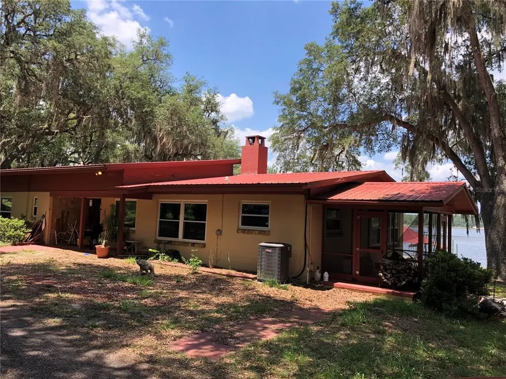 110 Long Lake Road Hawthorne FL 32640