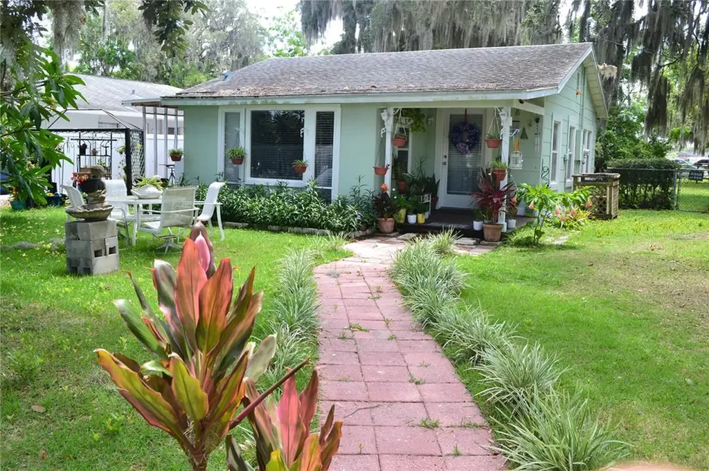 906 N Rockingham Avenue Tavares FL 32778