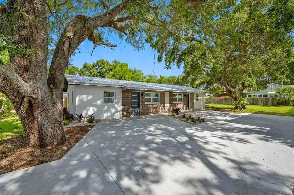 777 &779 12th Avenue N St Petersburg FL 33701