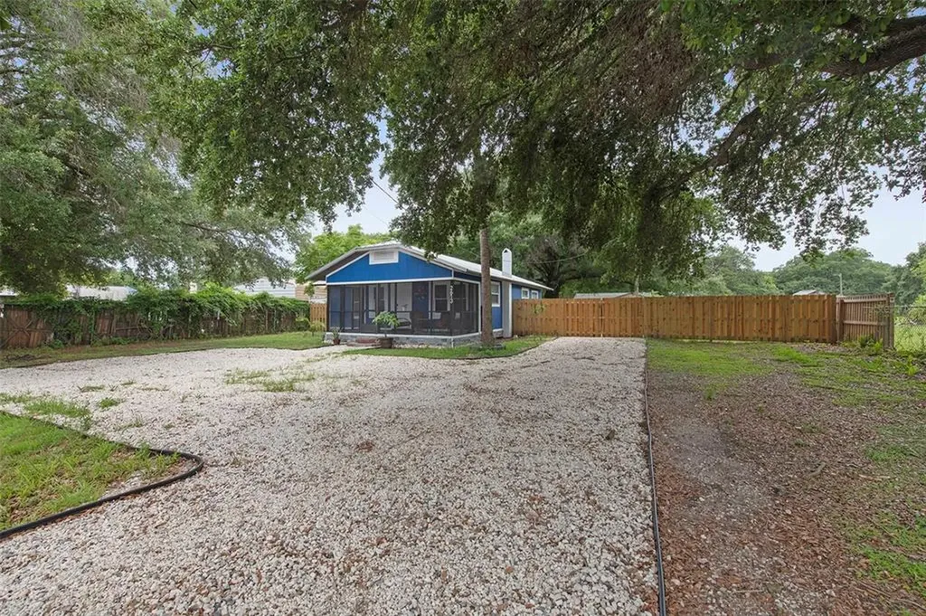 2613 S 70th Street Tampa FL 33619