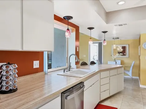 5743 Timber Lake Drive Sarasota FL 34243