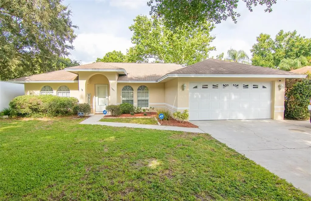 1307 Arrowhead Court Auburndale FL 33823