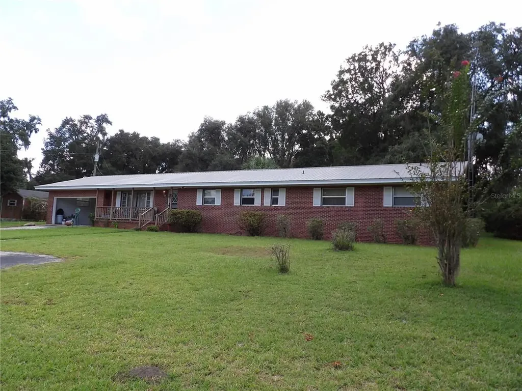 21820 NW 6th Street Dunnellon FL 34431