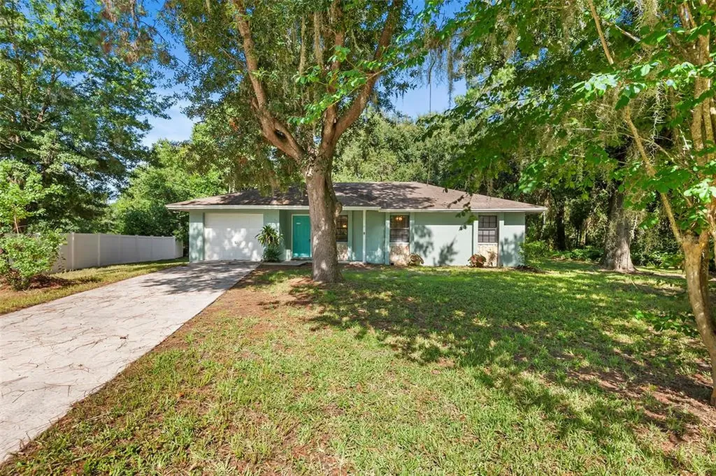 8404 Pinecone Drive Lakeland FL 33809