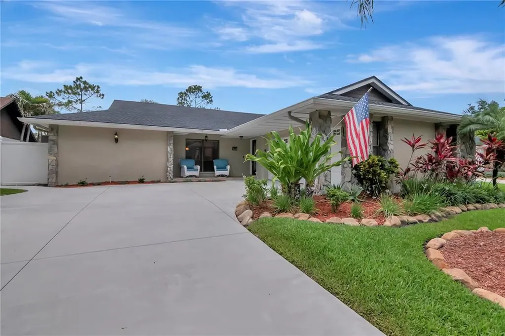 13616 Clubside Drive Tampa FL 33624