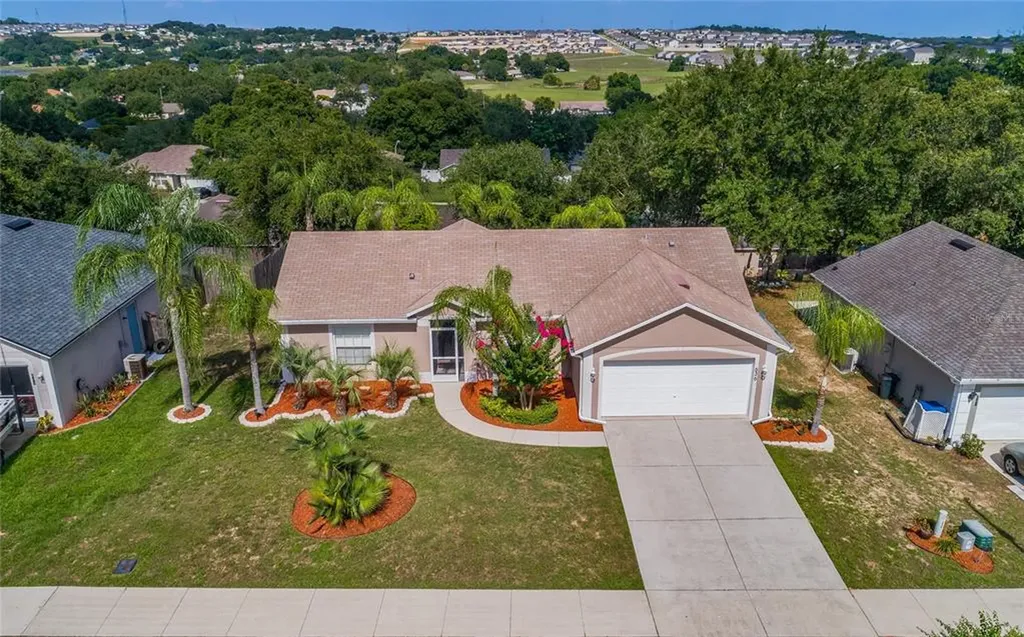 636 Cherry Laurel Street Minneola FL 34715