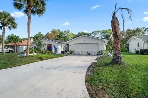 16 Blasdell Court Palm Coast FL 32137