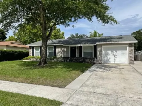 2337 N Seminole Street Kissimmee FL 34744