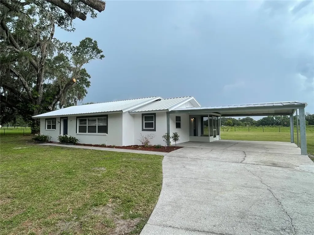 2121 D R Bryant Road Lakeland FL 33810