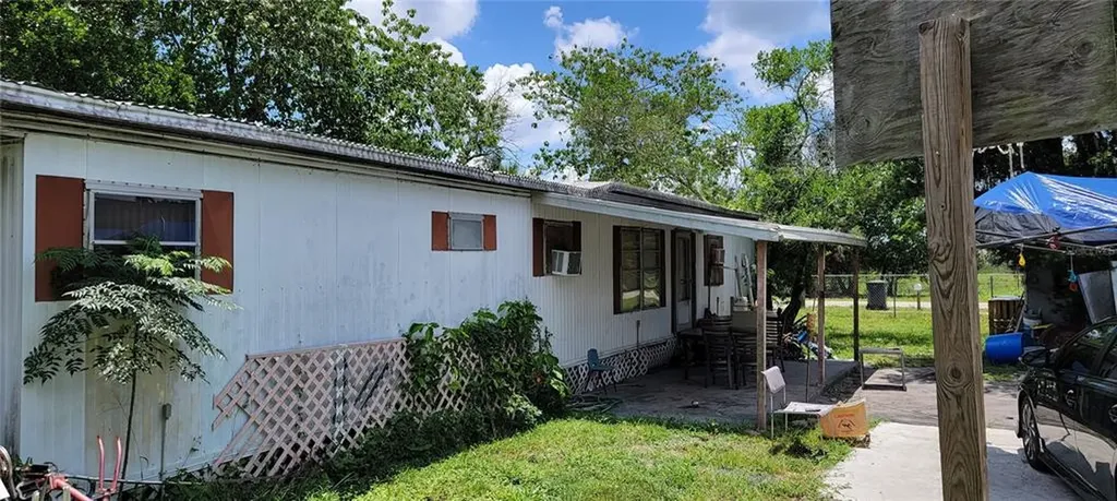 1104 E 122nd Avenue Tampa FL 33612