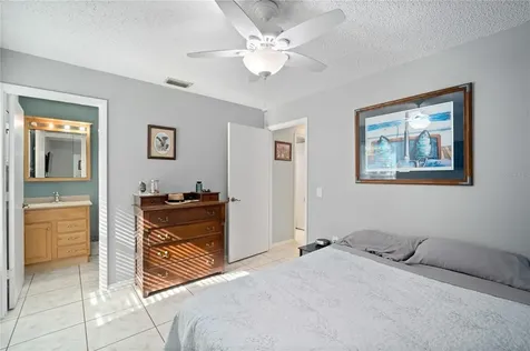 719 36th Street W Bradenton FL 34205