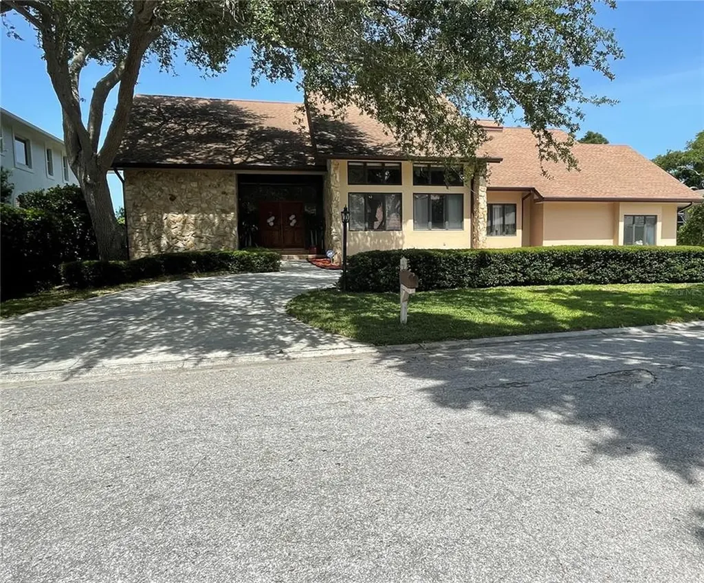 7238 Hunt Club Lane Seminole FL 33776