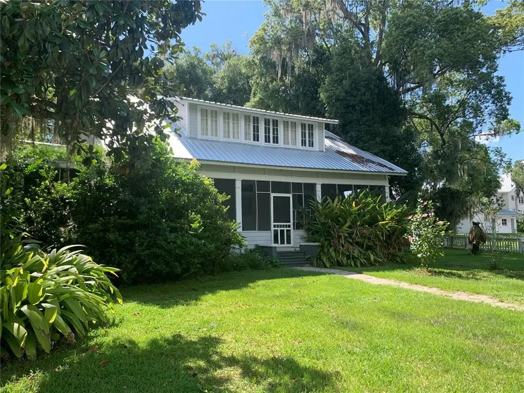 128 S Prospect Street Crescent City FL 32112