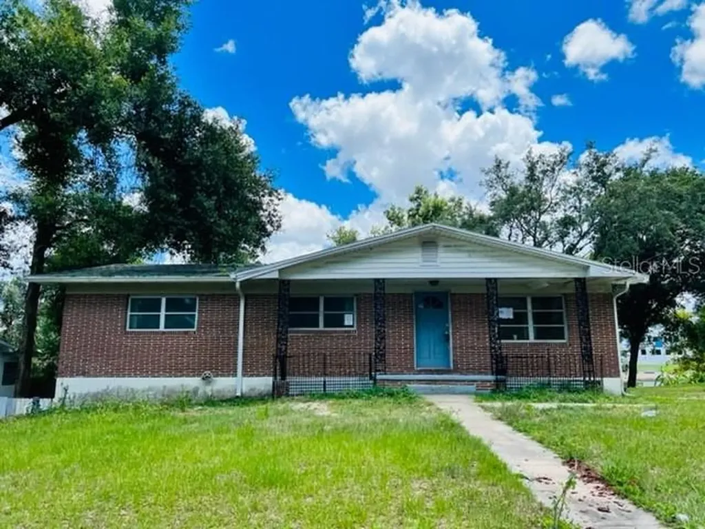 404 Brentwood Avenue Deland FL 32724