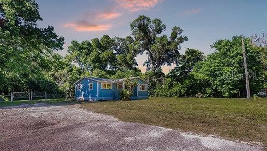 1040 6th Street Daytona Beach FL 32117
