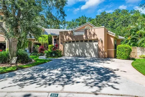 5124 White Pine Circle NE St Petersburg FL 33703