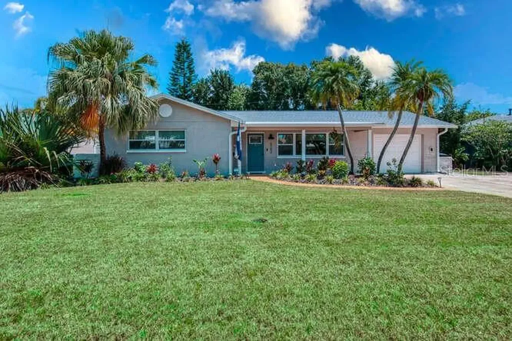 6753 16th Avenue N St Petersburg FL 33710