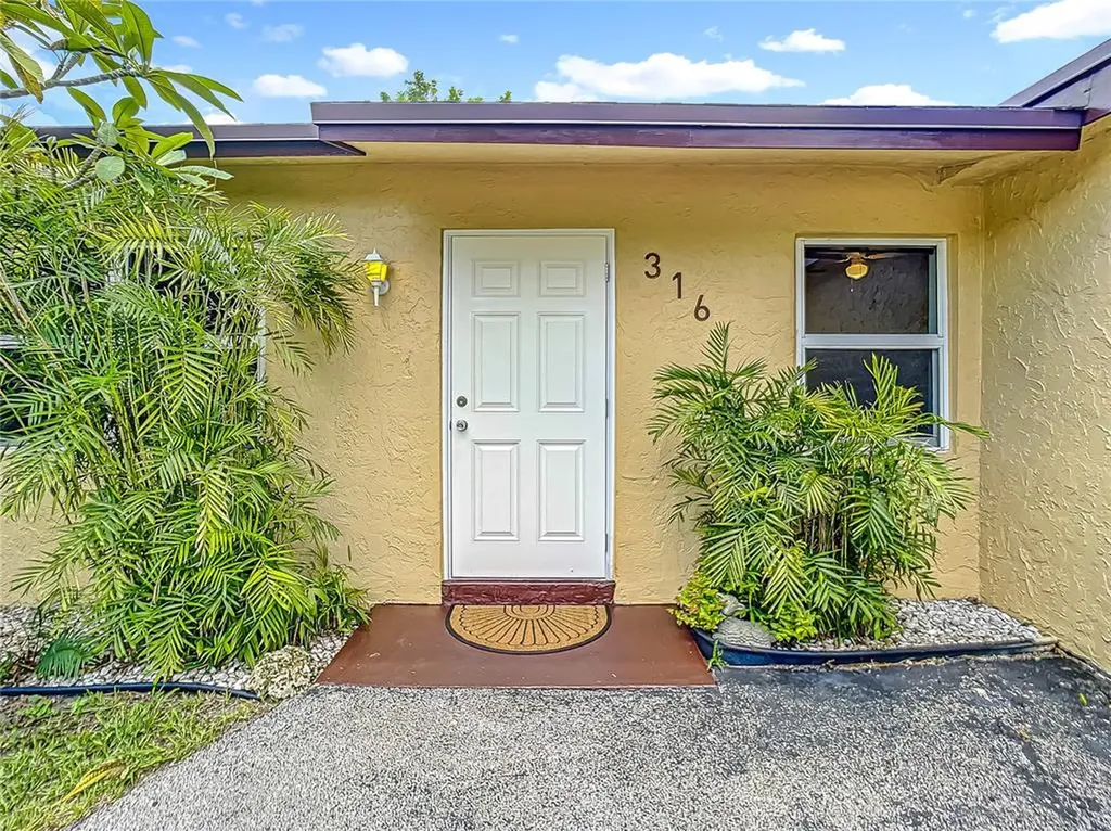 316 SW 78th Avenue North Lauderdale FL 33068