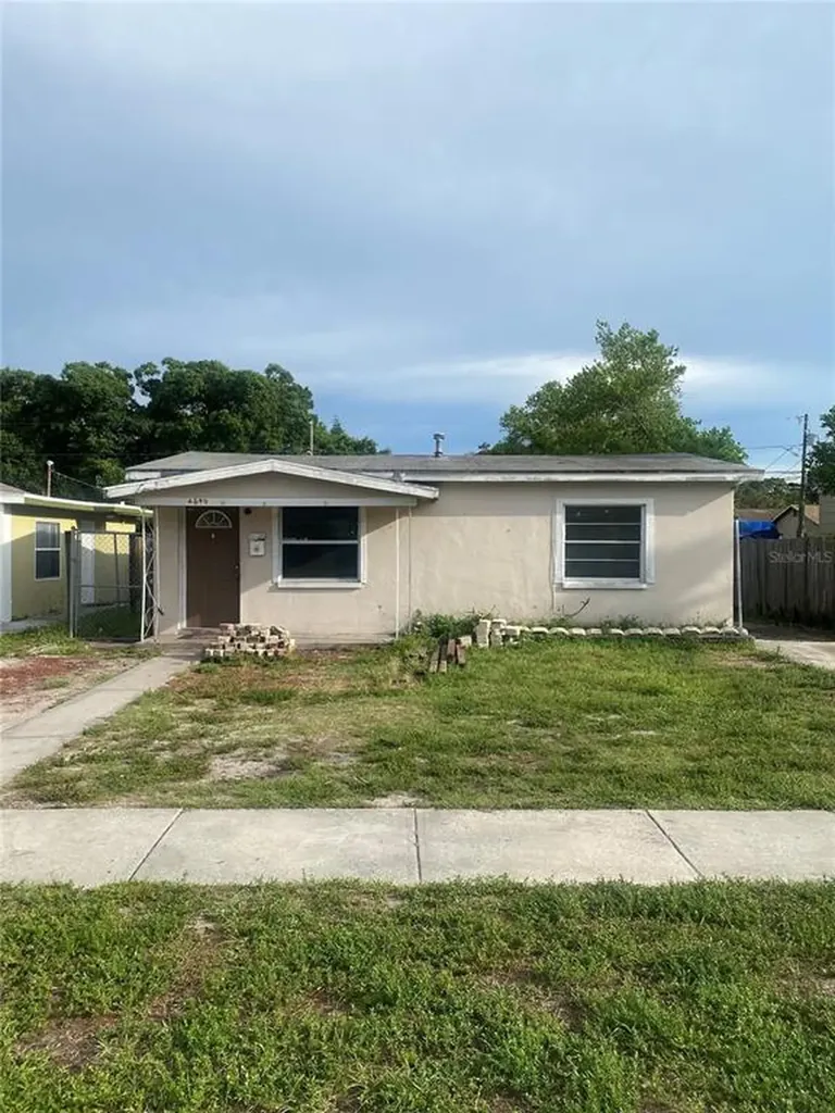 4646 13th Avenue S St Petersburg FL 33711