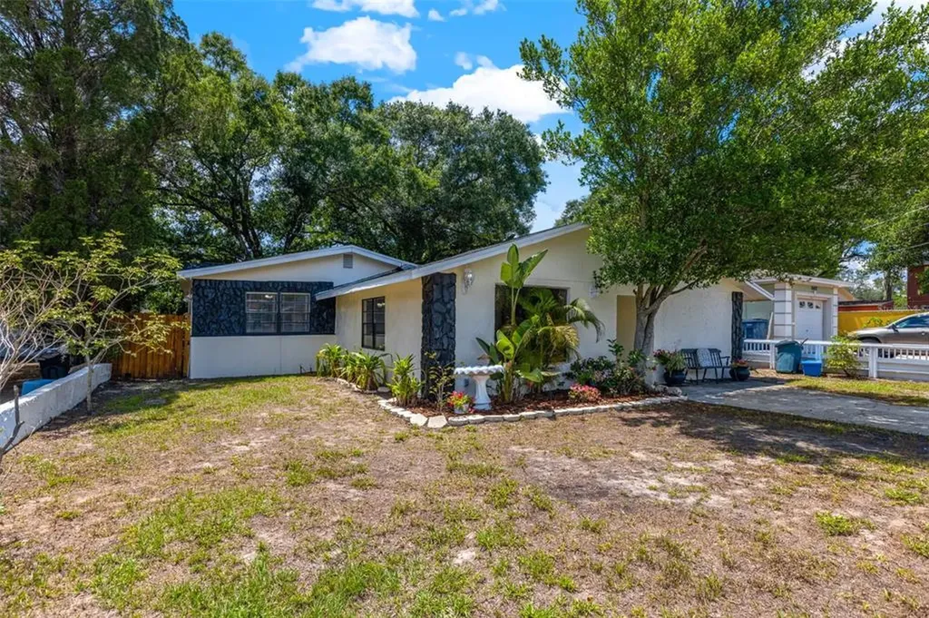 10418 N Pawnee Avenue Tampa FL 33617