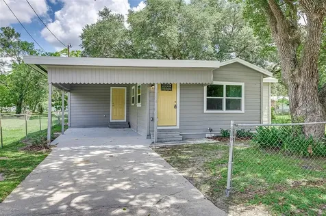 1306 NE 3rd Street Mulberry FL 33860