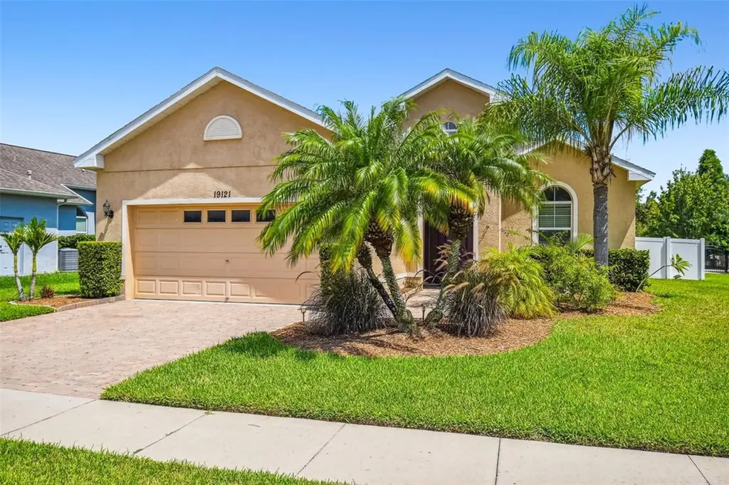 19121 Falcon Crest Boulevard Land O Lakes FL 34638