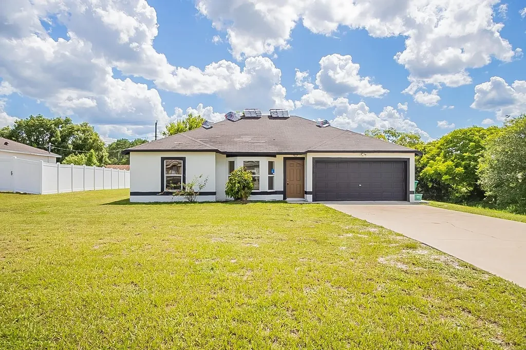 3276 Courtland Boulevard Deltona FL 32738