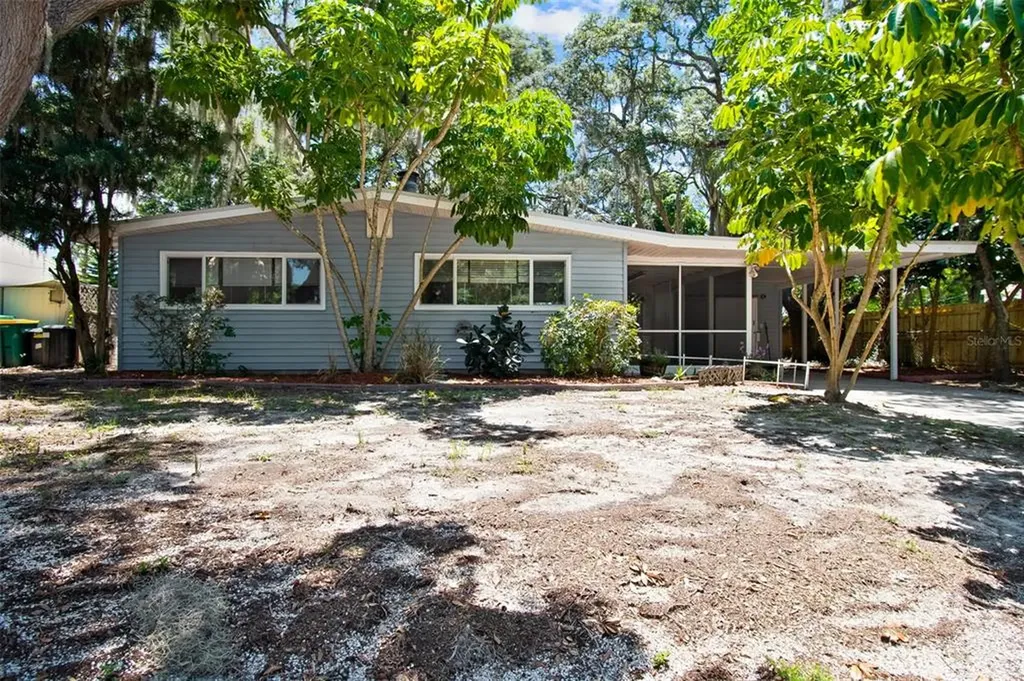 918 Pelican Drive S St Petersburg FL 33707