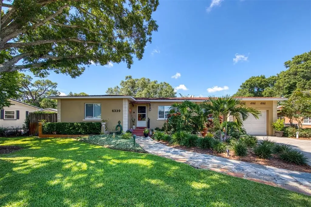 6339 8th Avenue N St Petersburg FL 33710