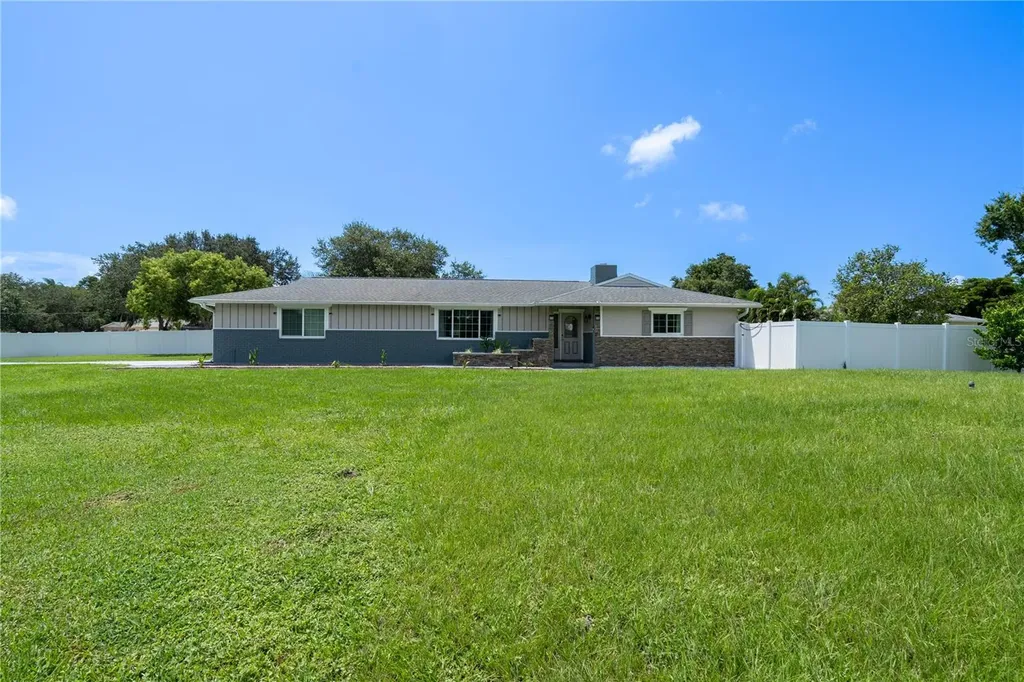 2140 Pinehurst Street Sarasota FL 34231
