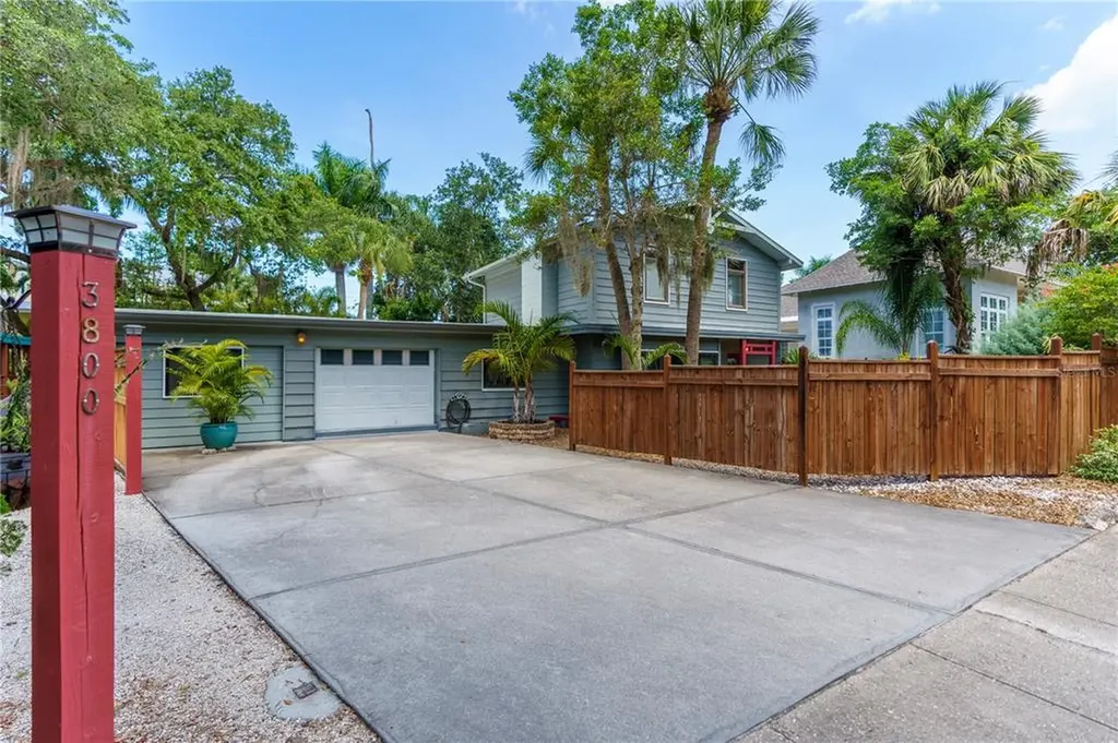 3800 Flores Avenue Sarasota FL 34239