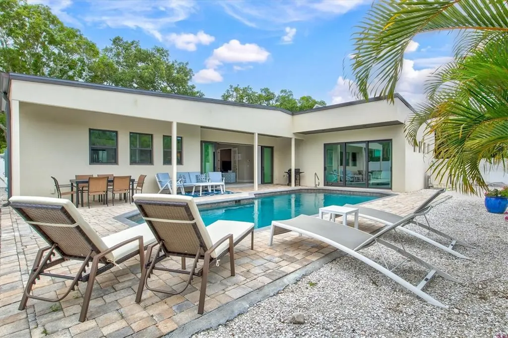 1905 Tulip Drive Sarasota FL 34239