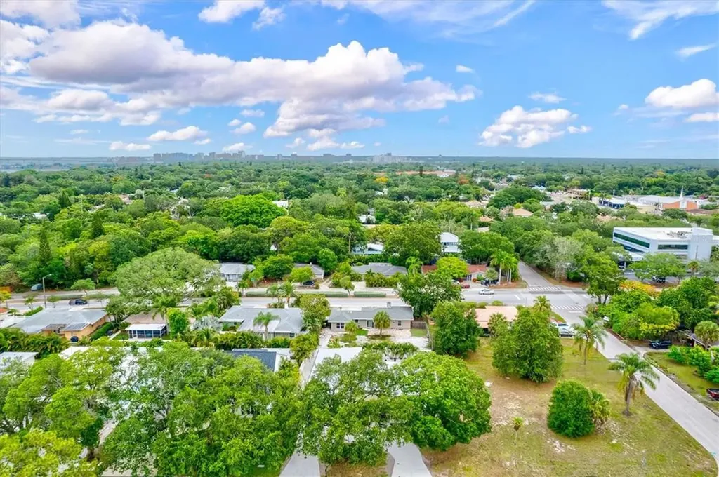 1905 Tulip Drive Sarasota FL 34239