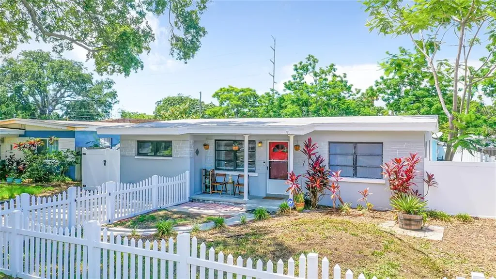 4327 13th Avenue N St Petersburg FL 33713
